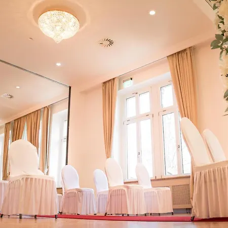 Hotel Schloss Breitenfeld & Tagung 4*