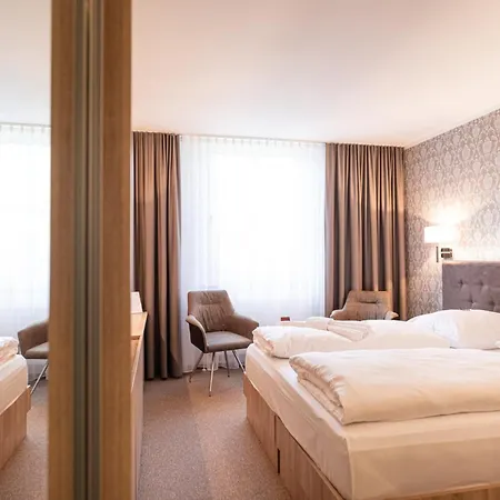 Schloss Breitenfeld & Tagung Otel 4*