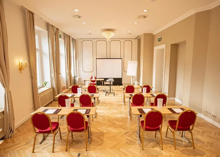 Schloss Breitenfeld & Tagung 4*