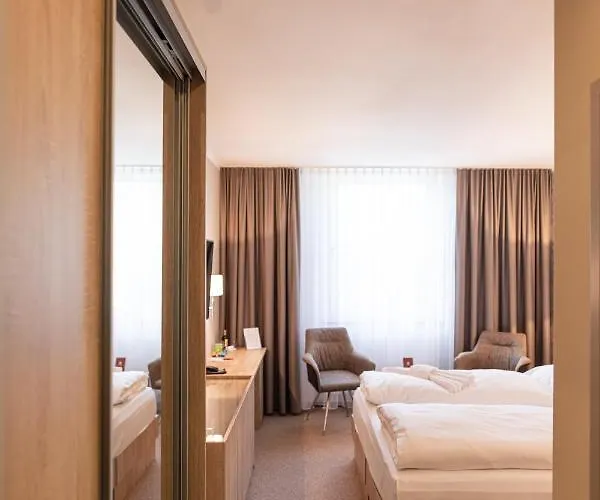 Schloss Breitenfeld & Tagung Hotel 4*